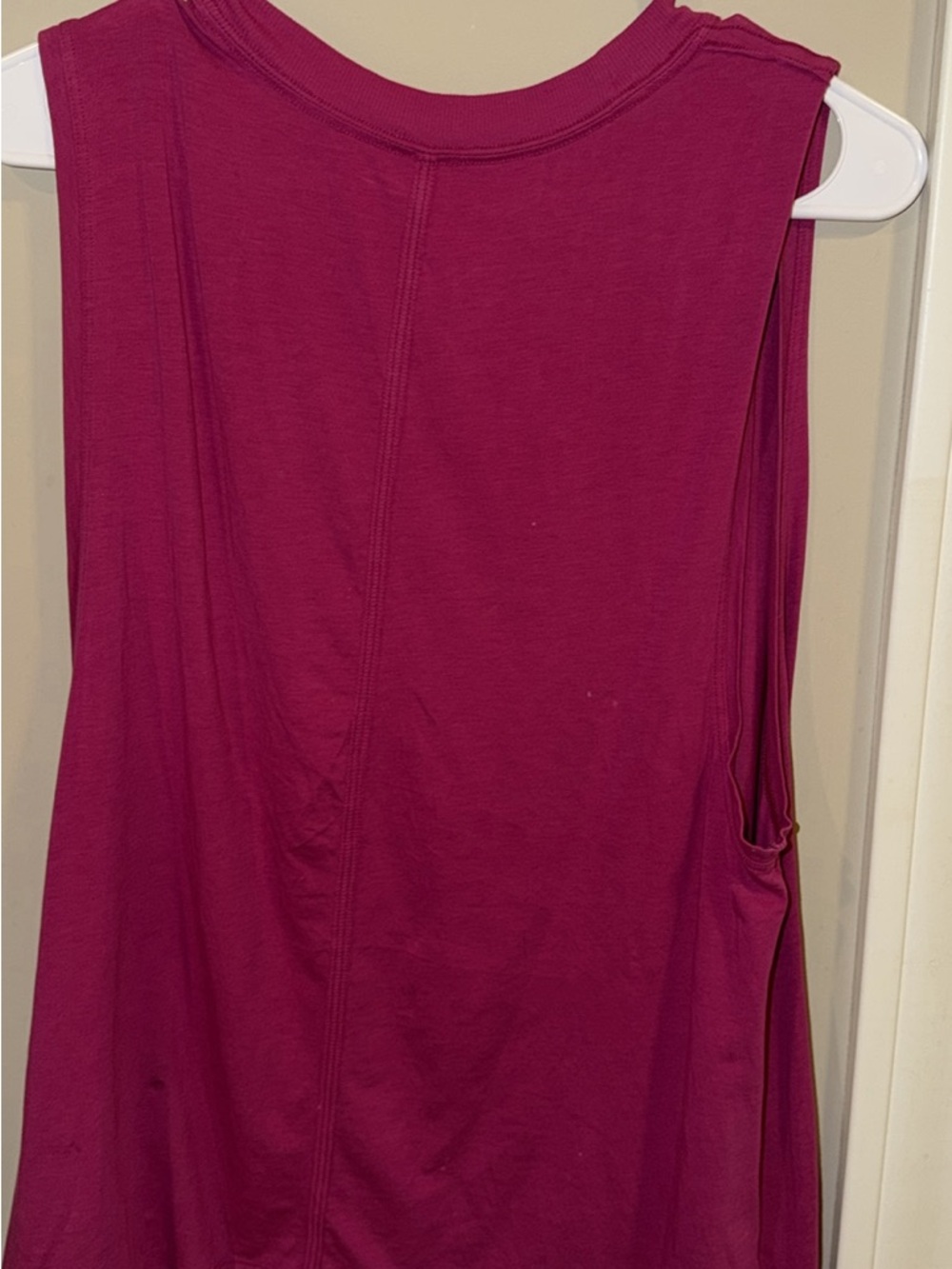Sleeveless Lululemon Women's Tank Top in Deep Fuchsia